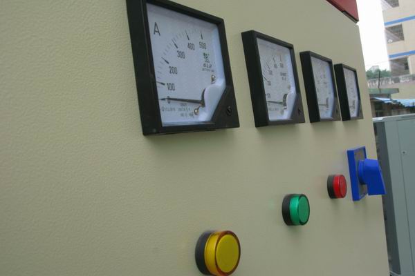 青冈配电柜-3683讲讲配电柜注意事项